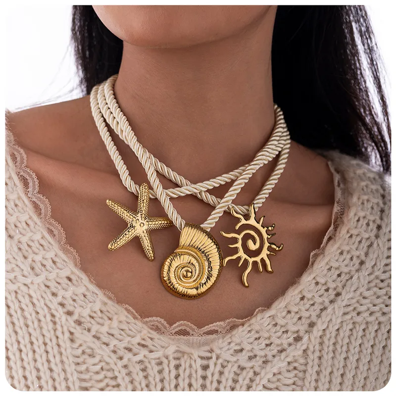 Alina Collar