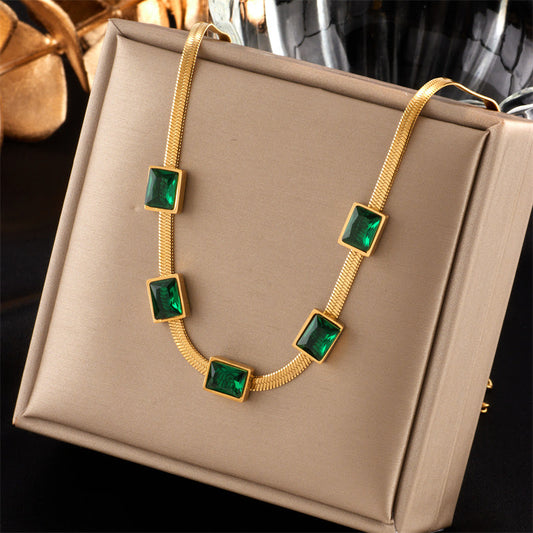 COLLAR GRETA